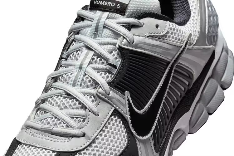 FJ4151-004 Nike Zoom Vomero 5 Metallic Silver Black Men's