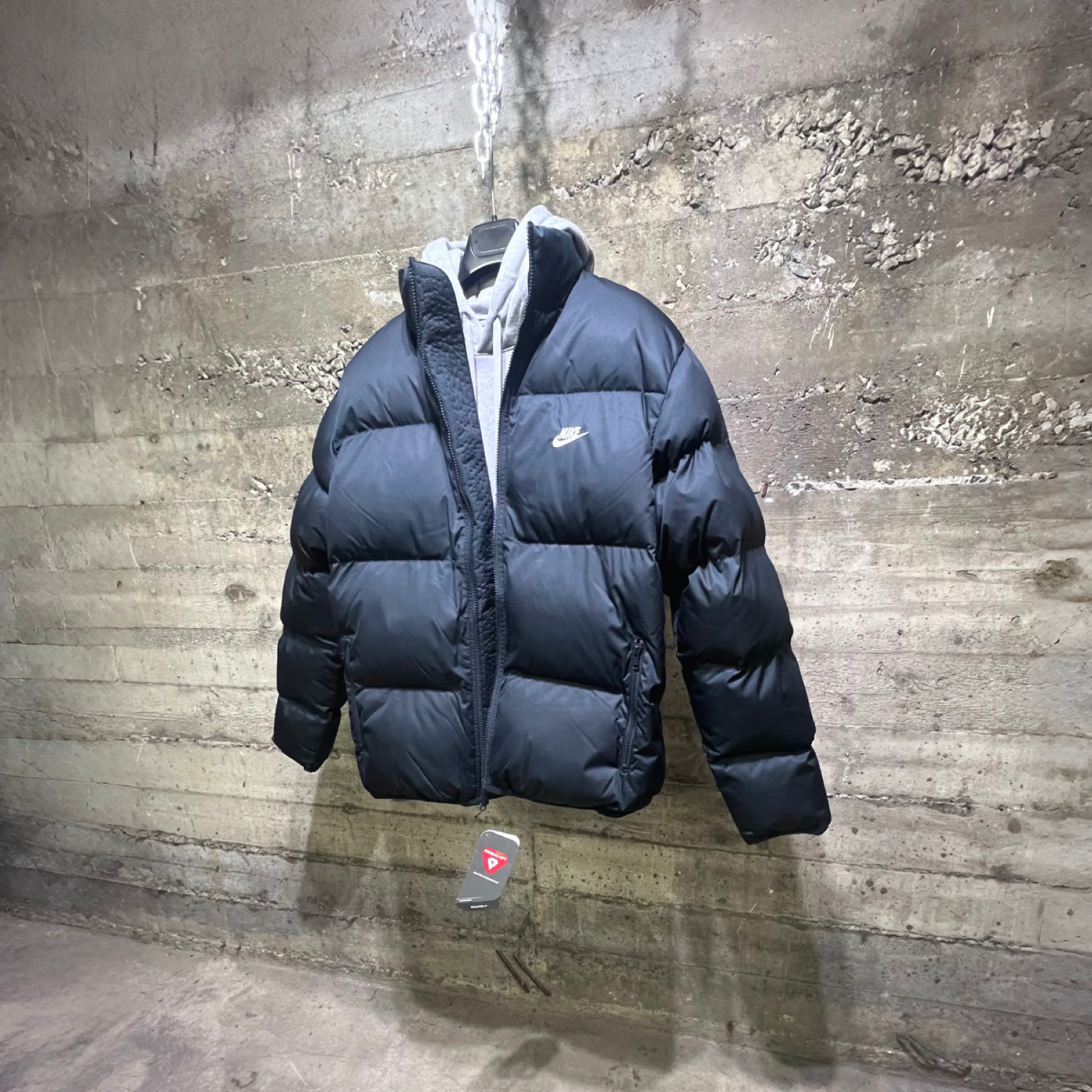 FB7368-010 Nike Sportswear Club Puffer Jacket Black/White