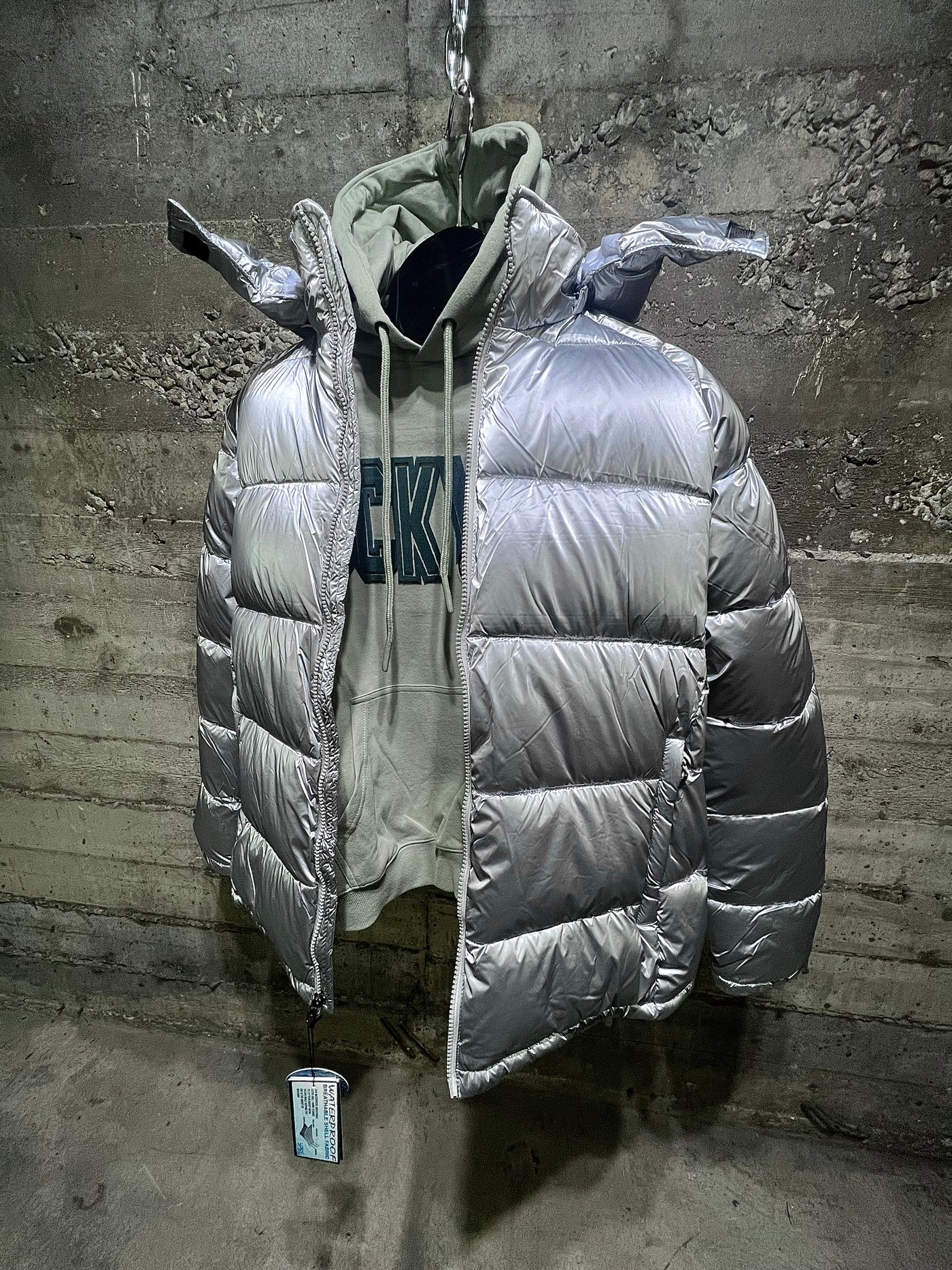 SP-1800SV Spire By Galaxy Brilhante Waterproof Jacket Silver