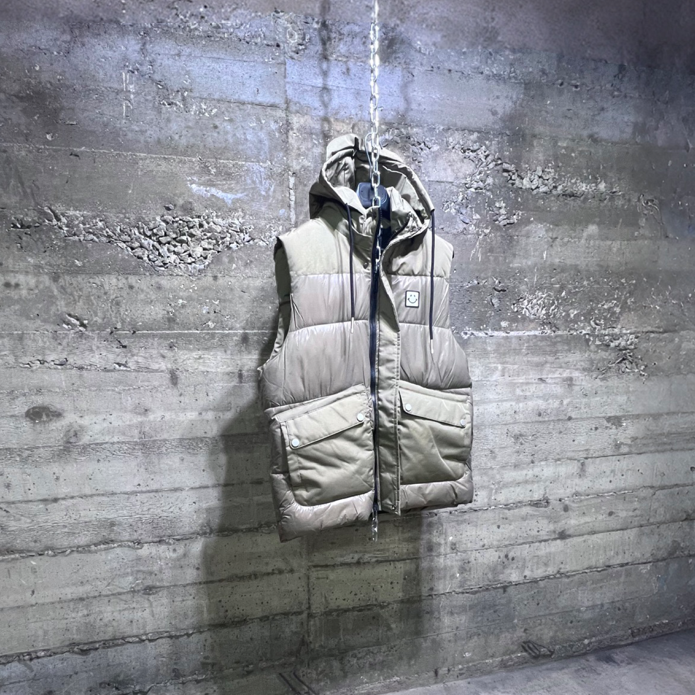 MV025 Robert Phillips Smiling Face Puffer Jacket Winter Vest Khaki