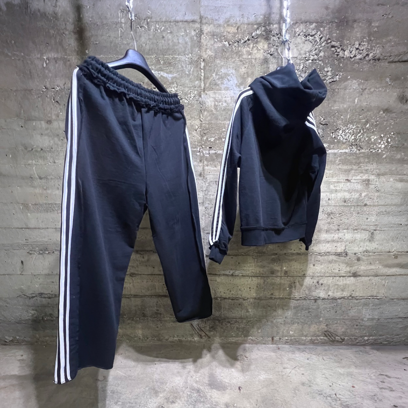 118510 Double Hood Stripped Heavy Suits Jogger Set Black