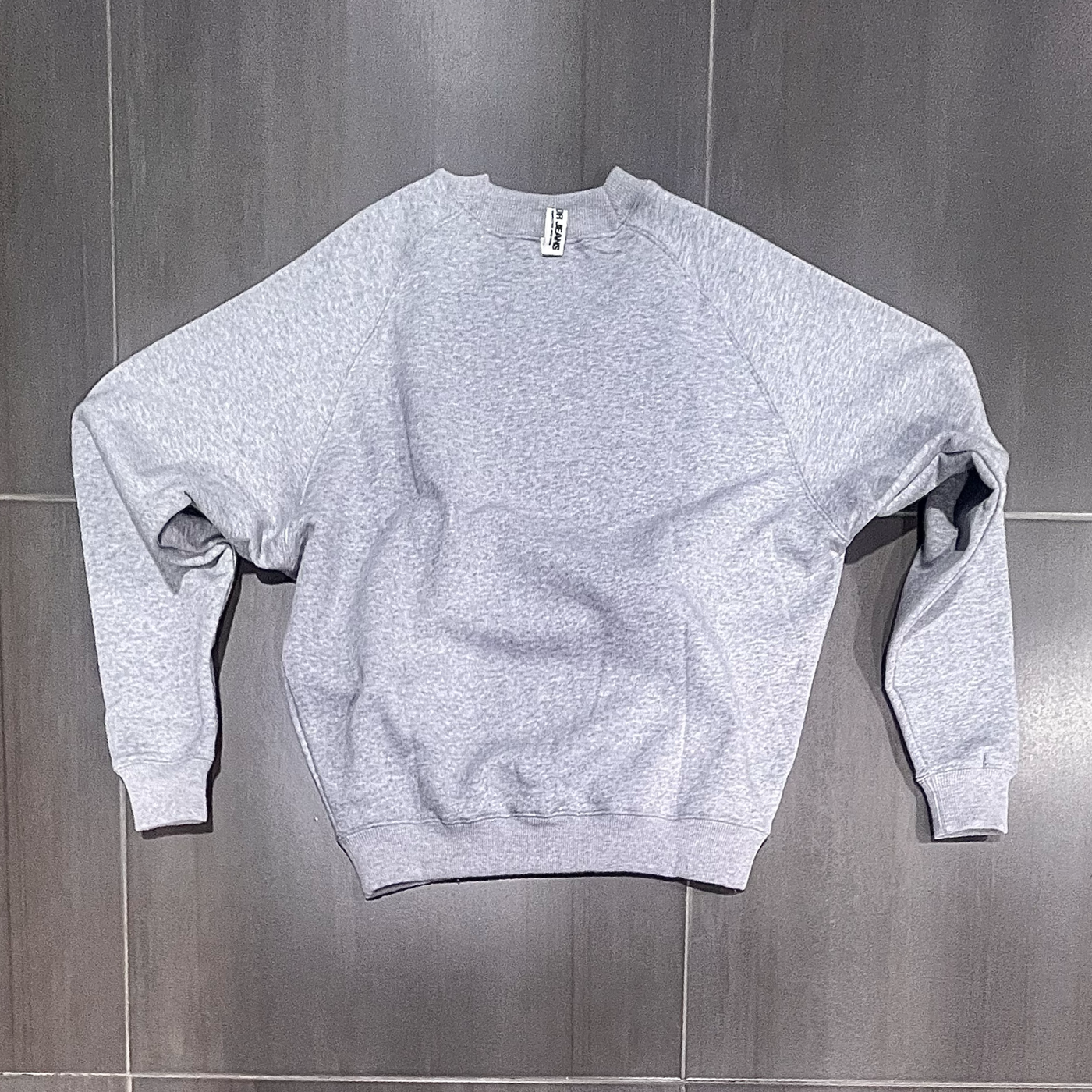 AR1002H-1 ARMOR SIGNATURE SWEATSHIRT (Grey)