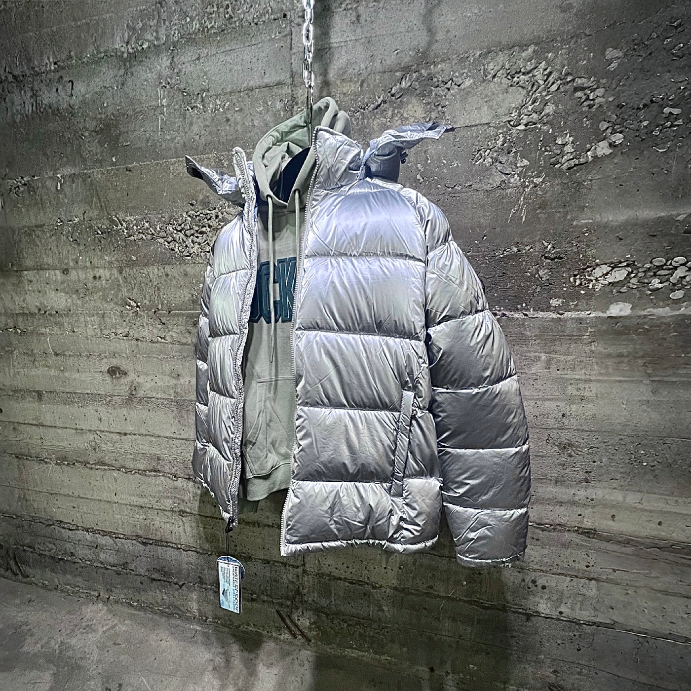 SP-1800SV Spire By Galaxy Brilhante Waterproof Jacket Silver