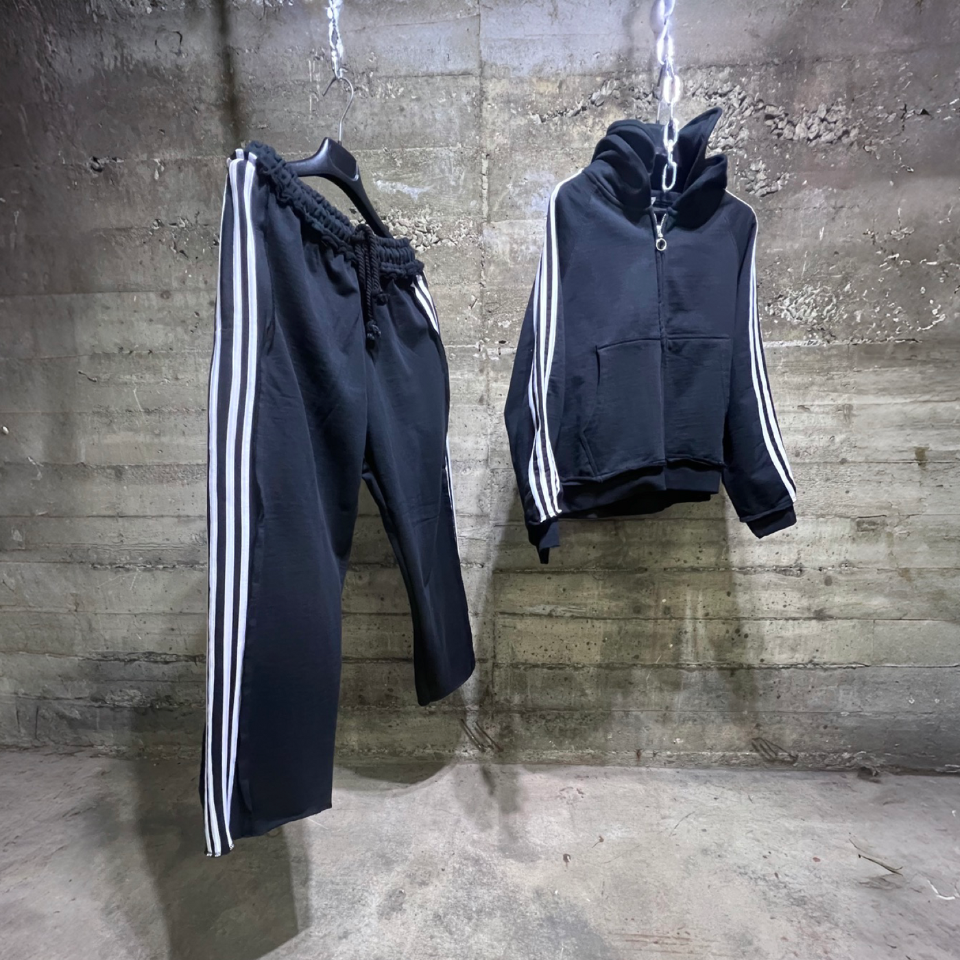 118510 Double Hood Stripped Heavy Suits Jogger Set Black