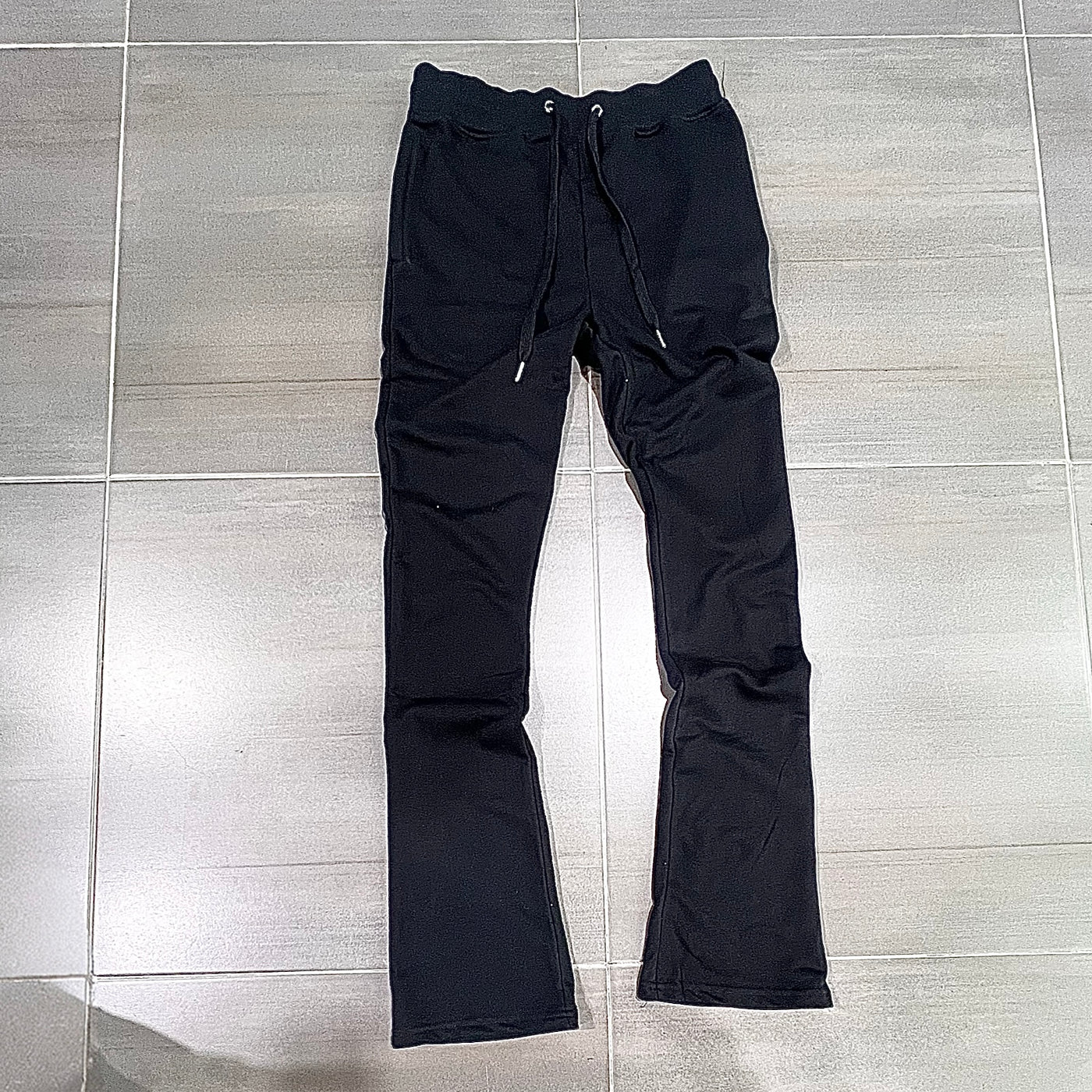 M5690 ARMOR JEANS MID RISE STACKED FIT SWEATPANTS (Black)