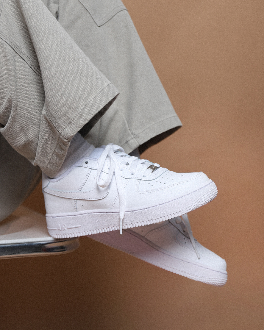 FV5951-111 Nike Air Force 1 Low LE Triple White (GS)