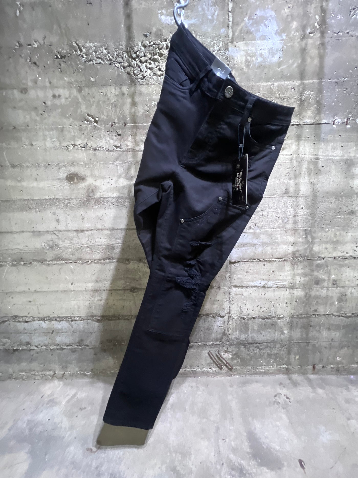 372 Matrix Vapor Rise Black Slim Straight Jeans