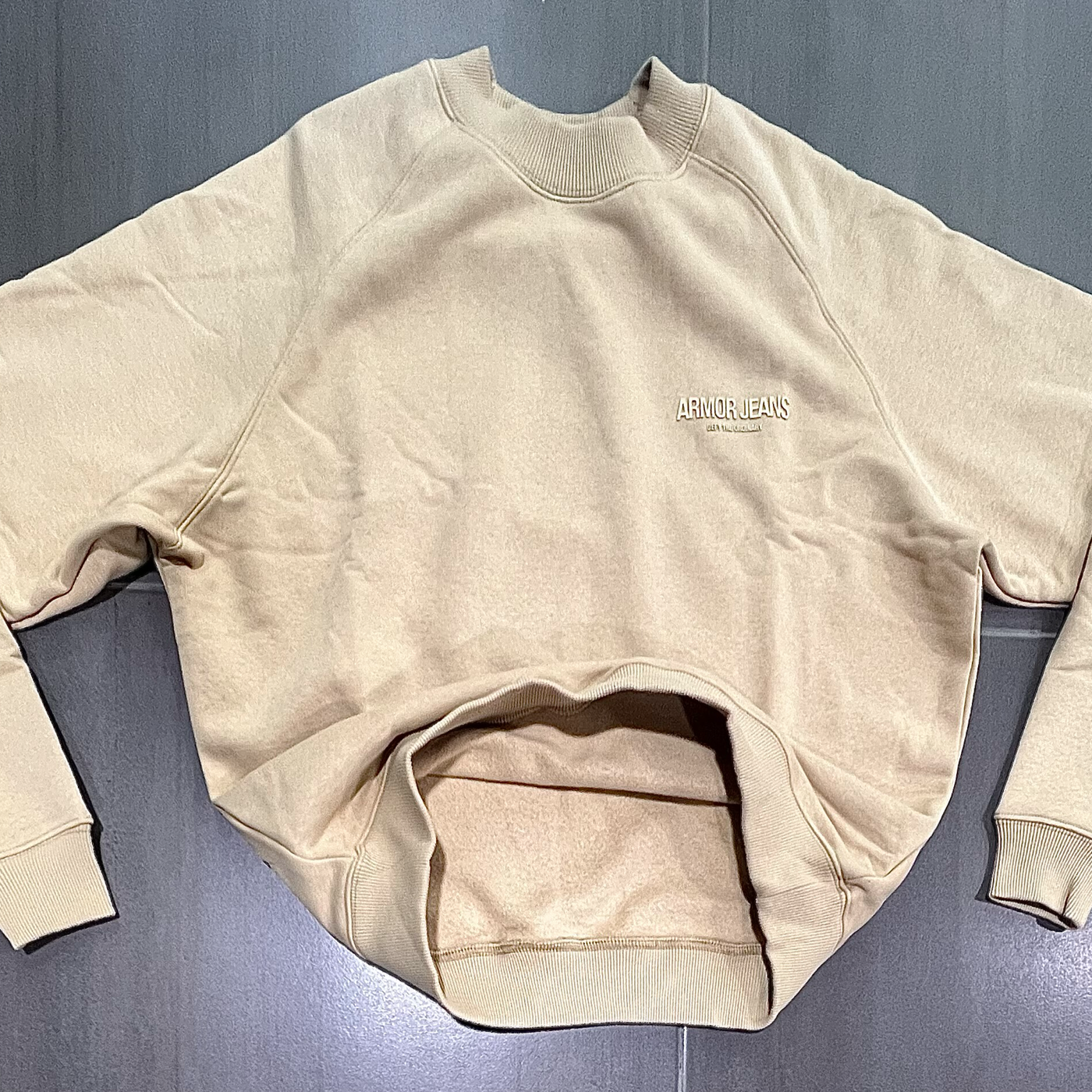 AR1002H-1 ARMOR SIGNATURE SWEATSHIRT (Sesame)